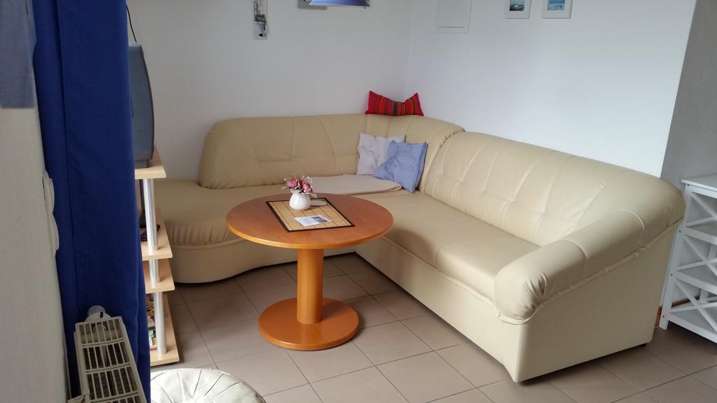Appartement Haus Britta Ruegen à Lietzow Extérieur photo